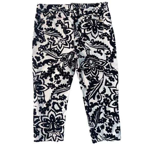 Chico’s So Lifting Abstract Floral Crop Pants Black and White Size 16 - Picture 4 of 11